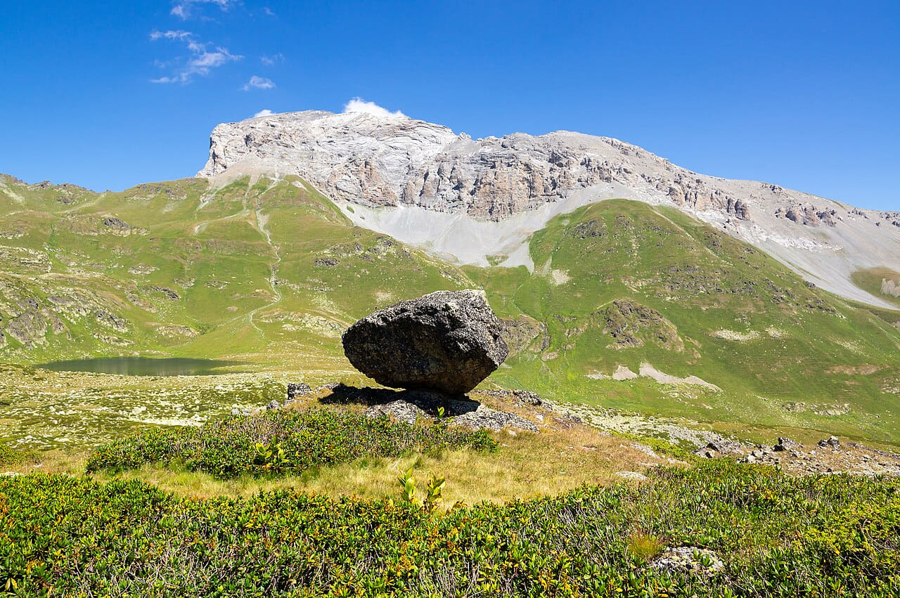 Balancing rock, Atsgara Valley, Mount Zagedan,… wallpaper in sage green and olive tones, Full HD, 4:3 format for desktop