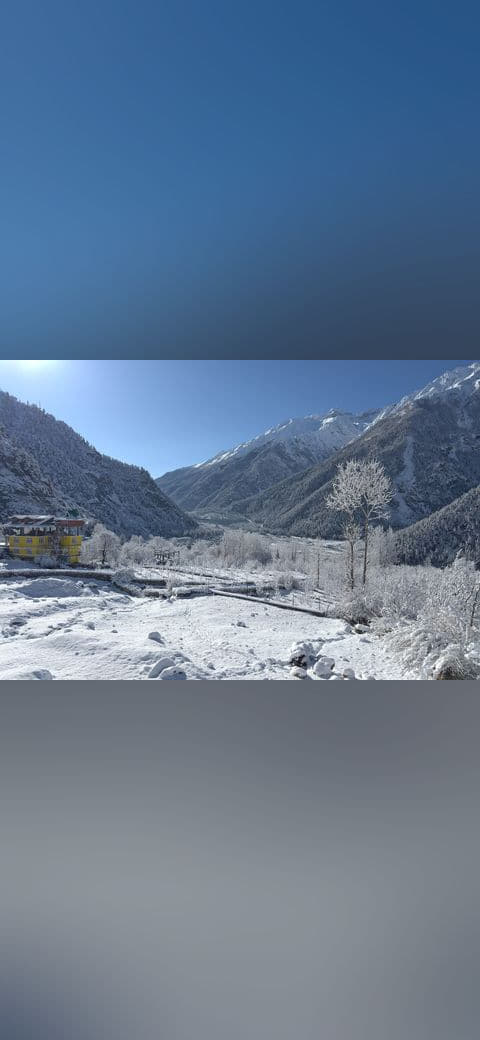 Baspa Valley at Sangla, Himachal Pradesh, India wallpaper in charcoal and steel blue tones, Full HD, 4:3 format for desktop