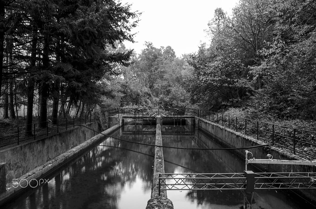 Black And White wallpaper in near-black and charcoal tones, Full HD, 4:3 format for phone
