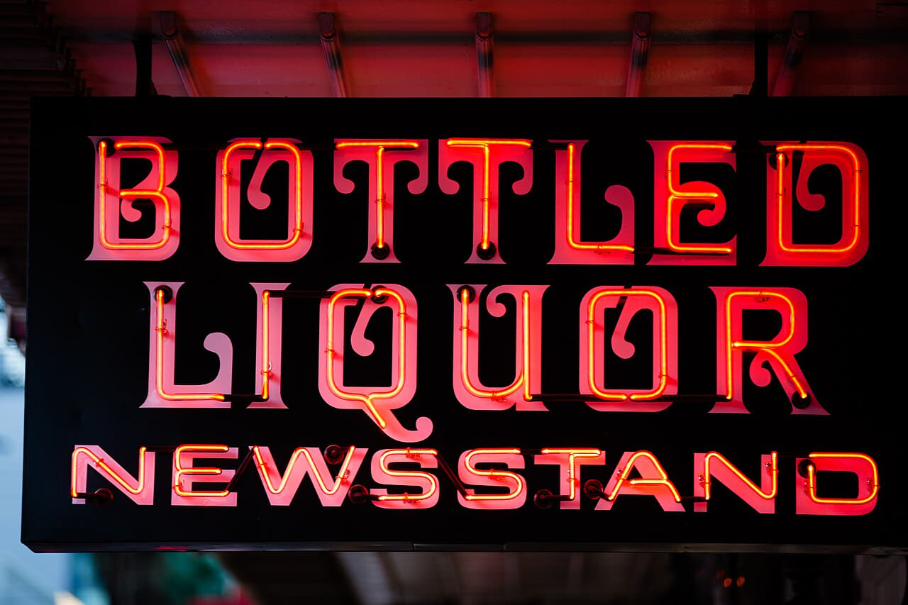 Bottled Liquor wallpaper in near-black and near-black tones, Full HD, 4:3 format for phone