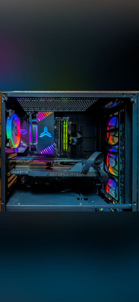 Das Innenleben eines Gaming-PCs aus 20220714004139 wallpaper in near-black and near-black tones, Full HD, 4:3 format for phone
