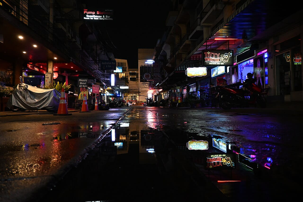 DFC 0506 Wet neon reflections line a quiet city… wallpaper in near-black and near-black tones, Full HD, 4:3 format for phone