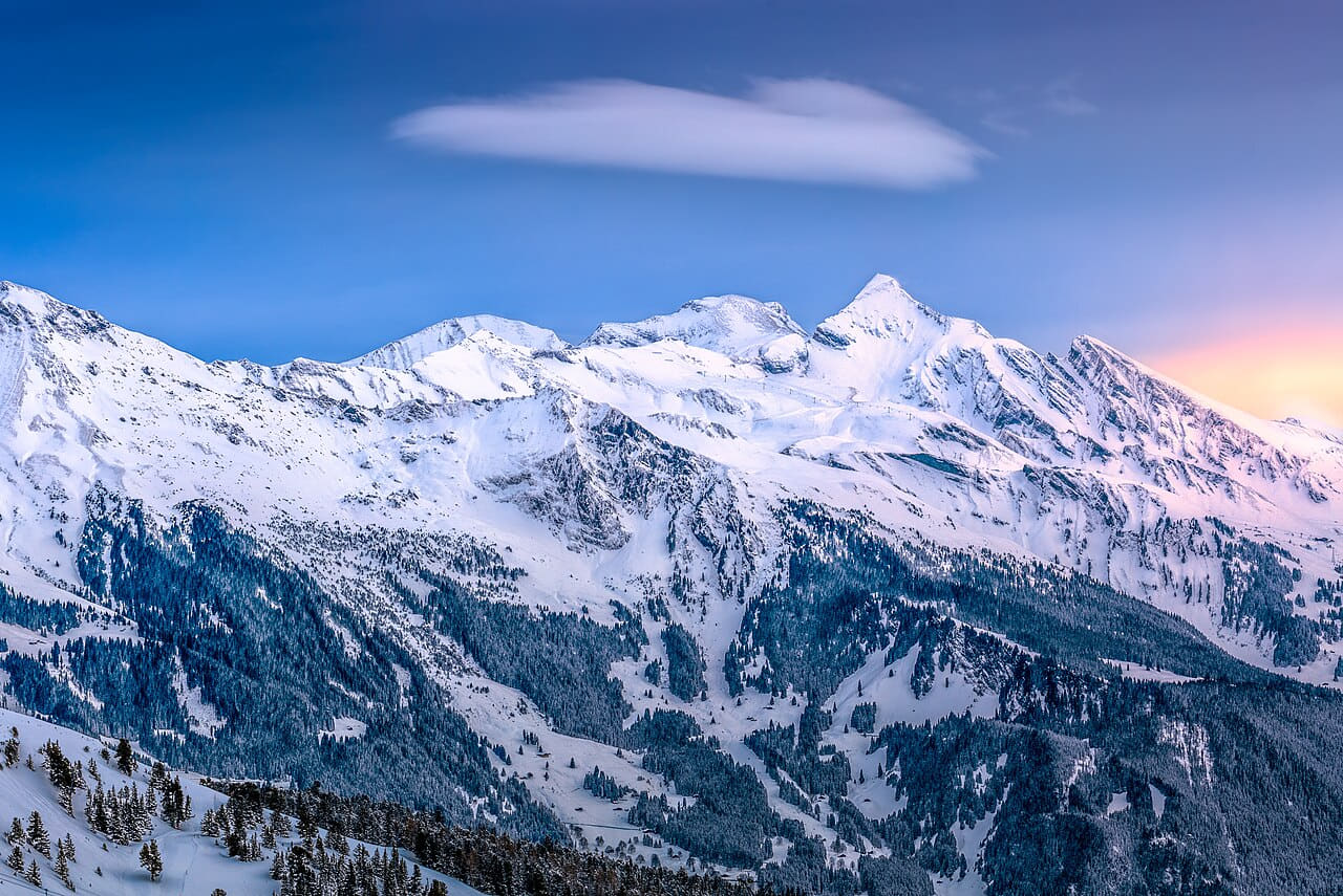 Dramatic Alpine scenery wallpaper in deep green and mint tones, Full HD, 4:3 format for desktop