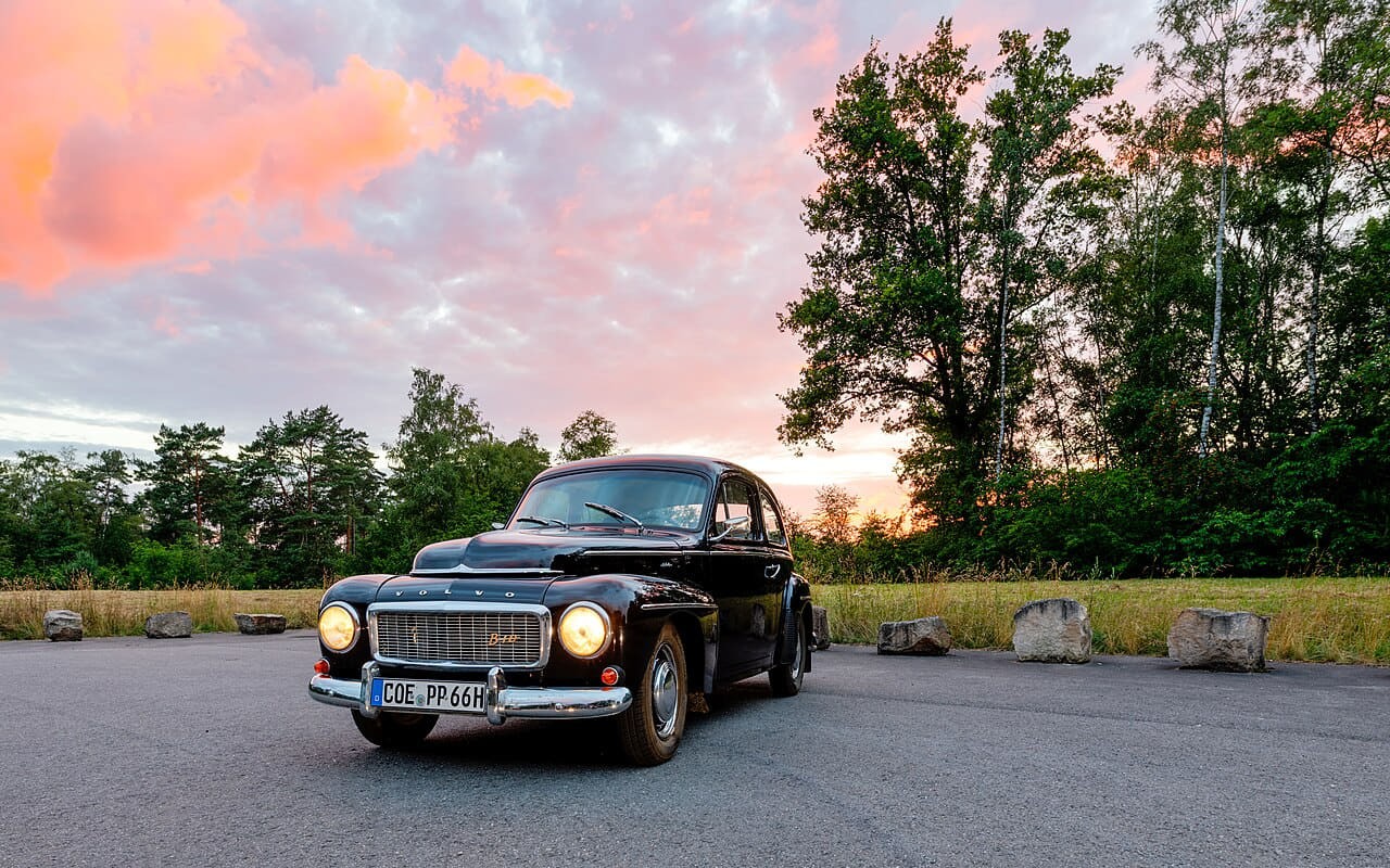 Dülmen, Merfeld, Volvo PV 544 B18 -- 2021 -- 0075-9 wallpaper in slate and blush tones, Full HD, 16:9 format for phone
