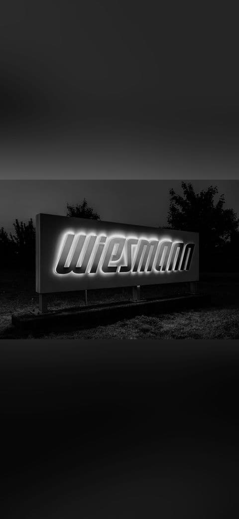 Dülmen, Wiesmann Sports Cars, Firmenschild -- 2 wallpaper in near-black and near-black tones, Full HD, 4:3 format for desktop