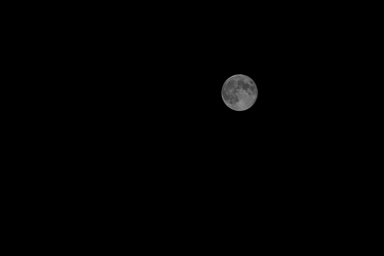 Full Moon 2012-09-30 Germany wallpaper in near-black and olive tones, Full HD, 4:3 format for phone