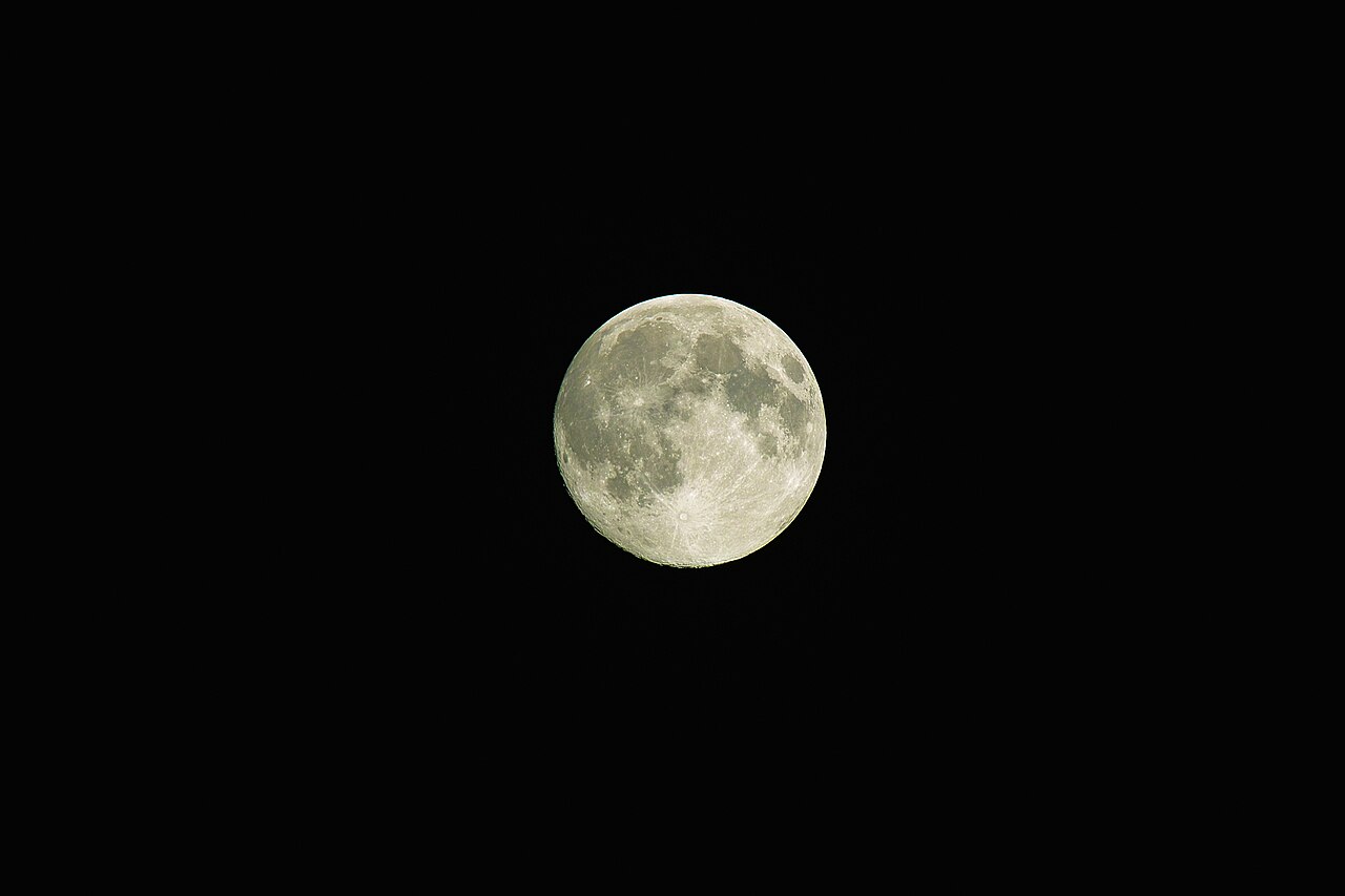 Full Moon - Photo from Japan - 22 Sept. 2010 wallpaper in near-black and sage green tones, Full HD, 4:3 format for phone