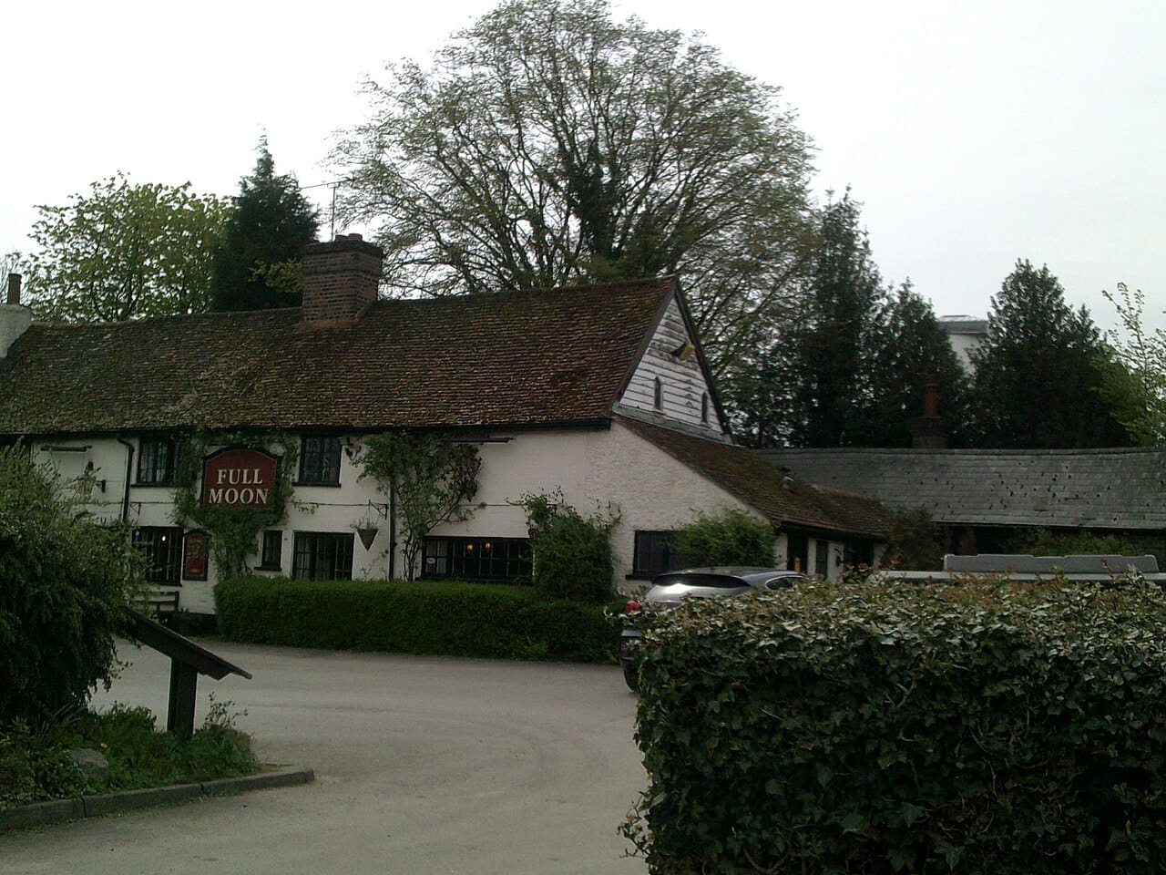 Full Moon pub, Cholesbury - geograph.org.uk 3962296 wallpaper in charcoal and cream tones, Full HD, 4:3 format for phone