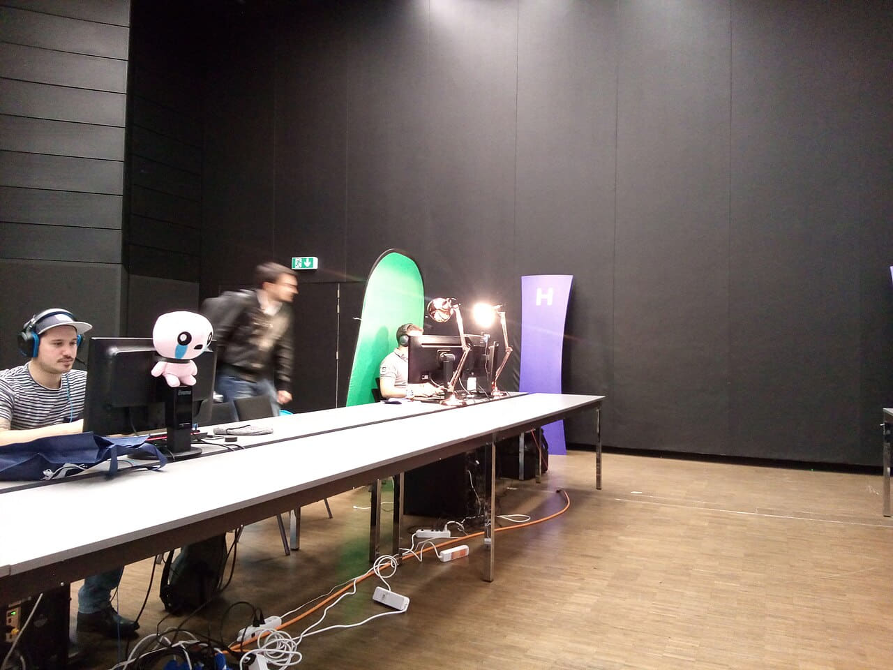 Geneva Gaming Convention 2016 - setup 02 wallpaper in charcoal and near-black tones, Full HD, 4:3 format for phone