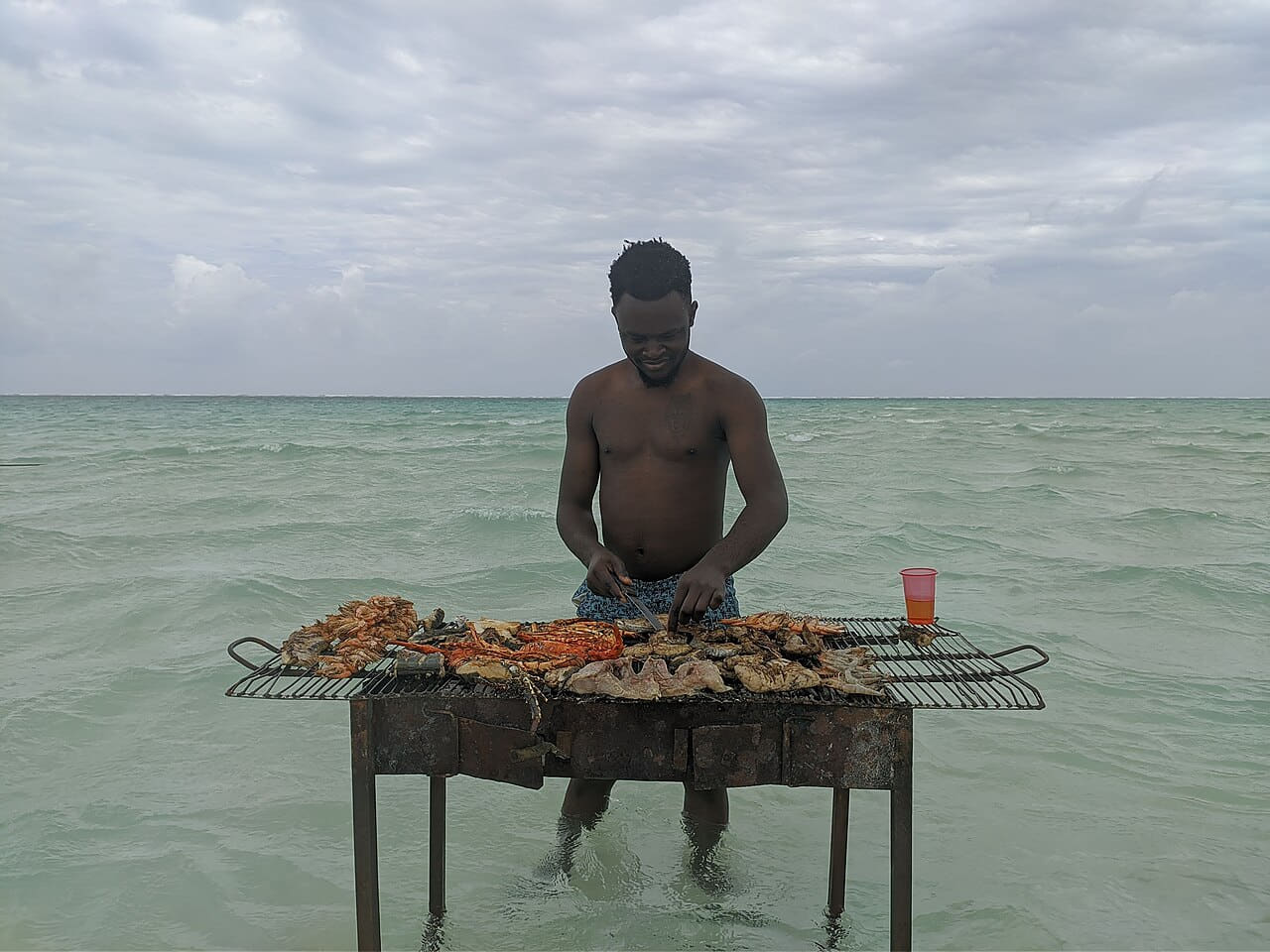 Grilling seafood in the ocean at Malindi Sandbank 01 wallpaper in slate and mint tones, Full HD, 4:3 format for phone