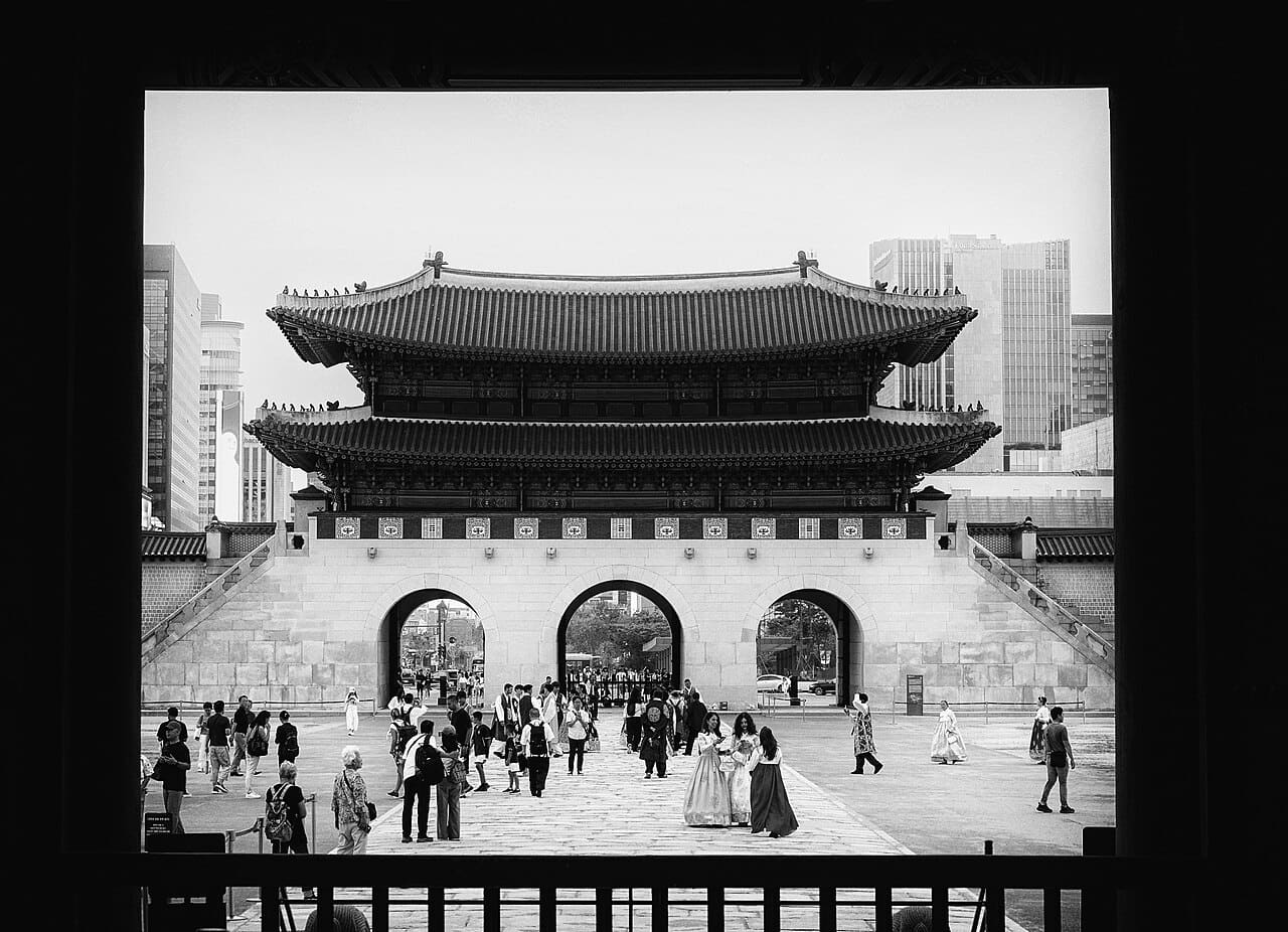 Imperial Palace in monochrome wallpaper in near-black and lavender tones, Full HD, 4:3 format for phone
