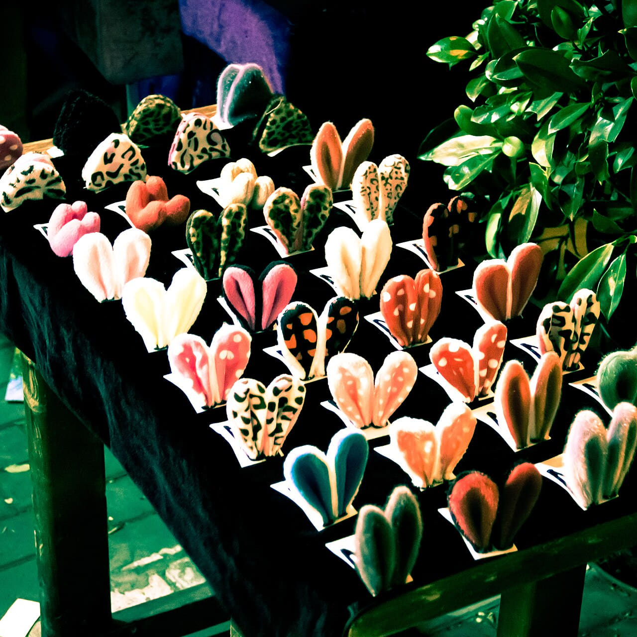 可爱 Kawaii Кавай wallpaper in near-black and near-black tones, Full HD, 1:1 format for phone