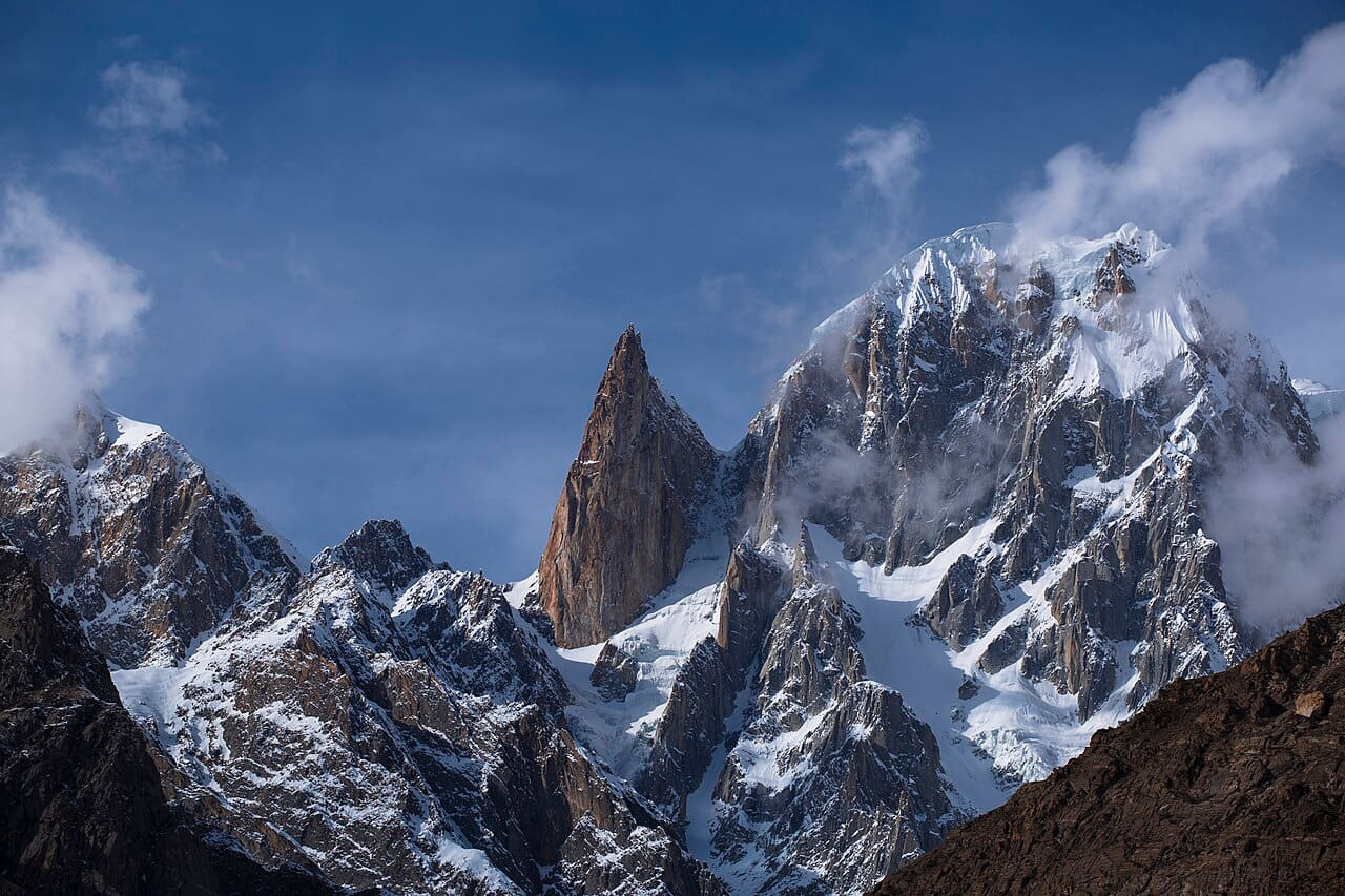 Lady Finger Peak - Hunza wallpaper in steel blue and steel blue tones, Full HD, 4:3 format for desktop