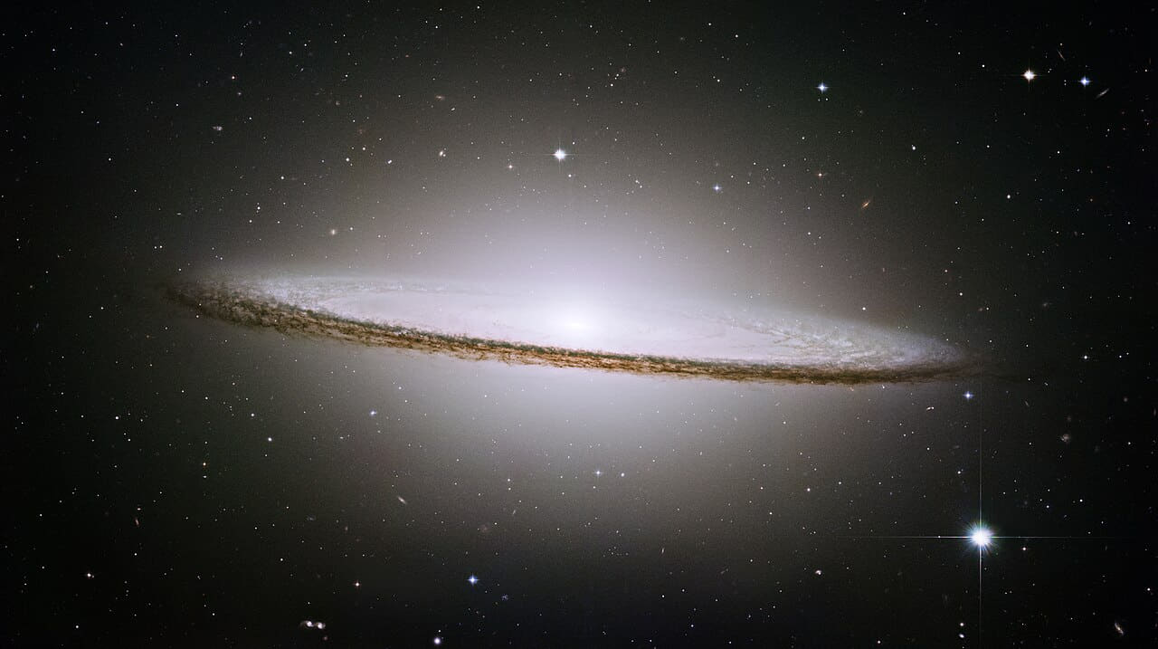 M104 ngc4594 sombrero galaxy hi-res wallpaper in near-black and near-black tones, Full HD, 16:9 format for phone