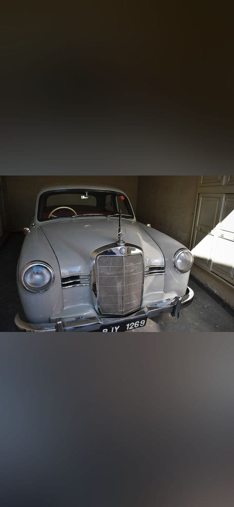 Mercedez Benz in in Vintage & Classic Car… wallpaper in near-black and olive tones, Full HD, 4:3 format for desktop