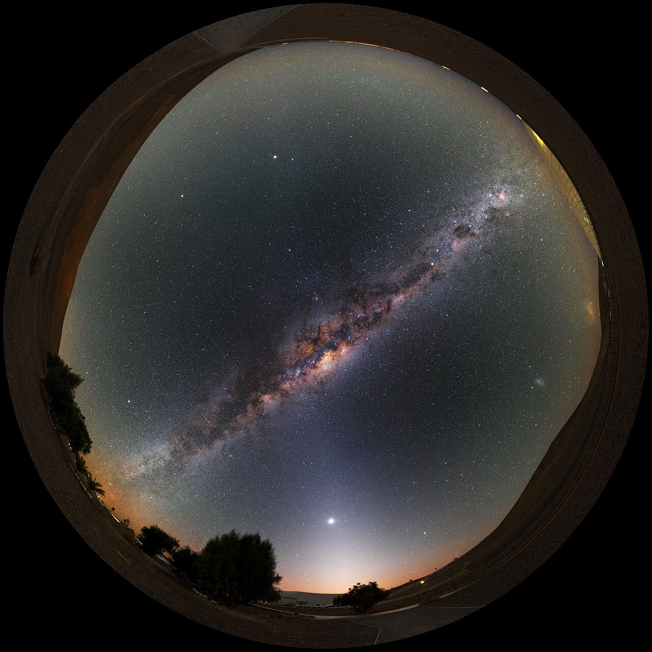Milky Way at the Residencia wallpaper in near-black and near-black tones, Full HD, 1:1 format for phone