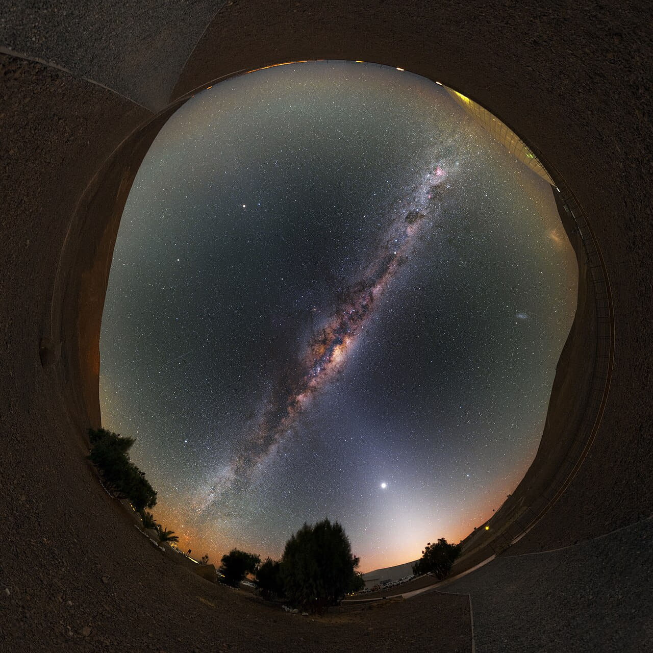 Milky Way at the Residencia 2 wallpaper in near-black and charcoal tones, Full HD, 1:1 format for phone