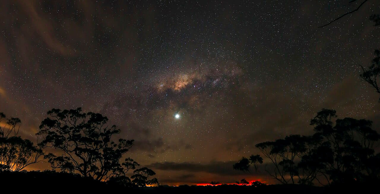 Milky Way panorama and Venus - New South Wales 2013 wallpaper in near-black and charcoal tones, Full HD, 16:9 format for phone
