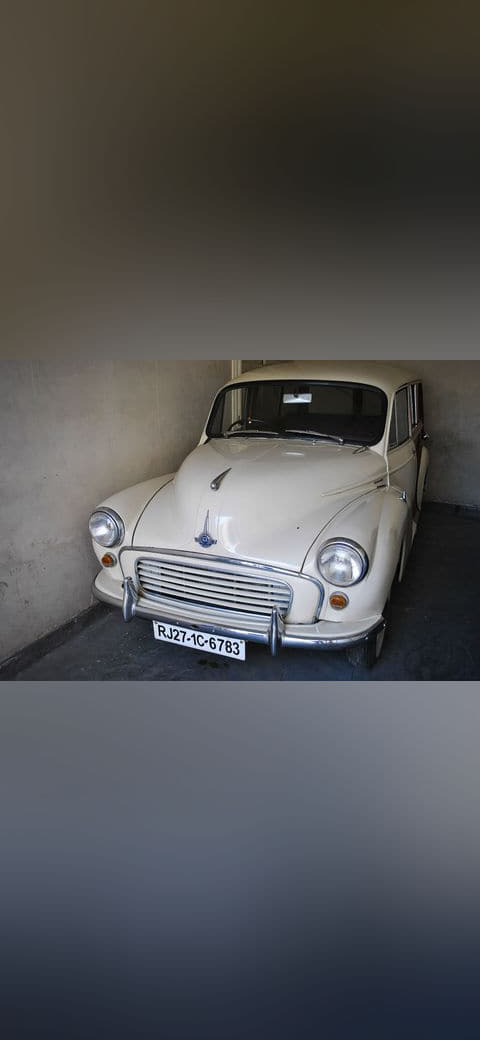 Morris Hillman in Vintage & Classic Car Collection… wallpaper in near-black and slate tones, Full HD, 4:3 format for desktop