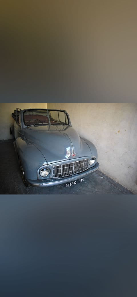 Morris in Vintage & Classic Car Collection Museum,… wallpaper in near-black and sand tones, Full HD, 4:3 format for desktop