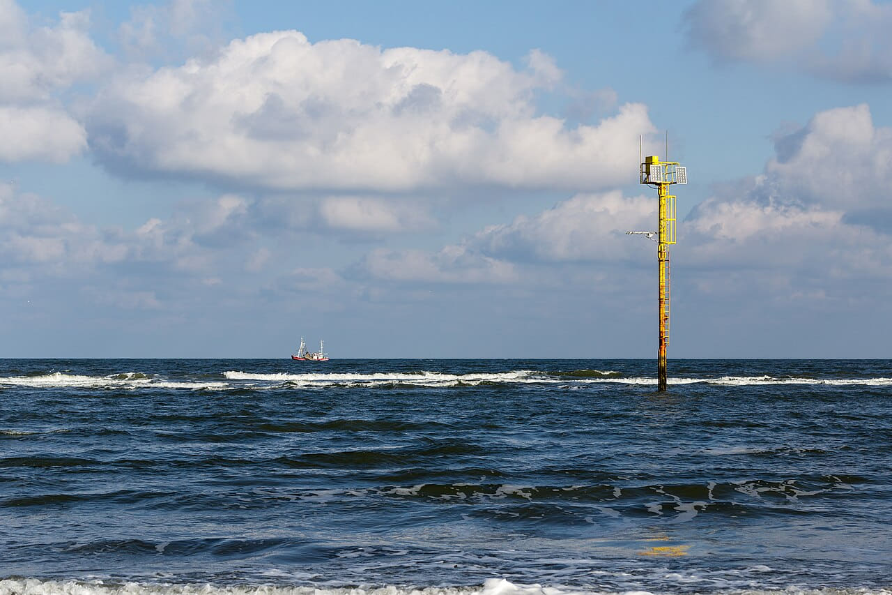 Norderney, Nordsee am Oststrand wallpaper in sage green and sage green tones, Full HD, 4:3 format for phone