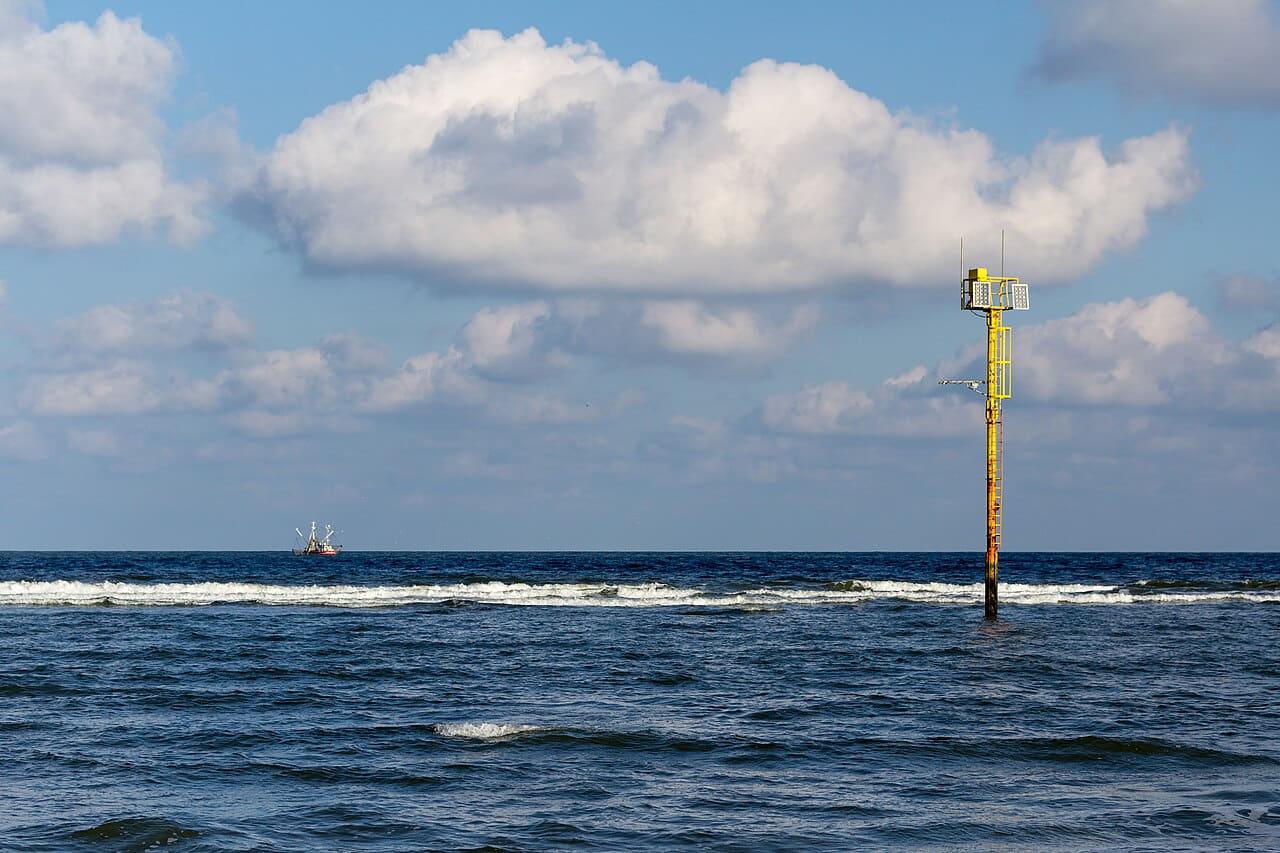 Norderney, Nordsee am Oststrand 2 wallpaper in sage green and slate tones, Full HD, 4:3 format for phone