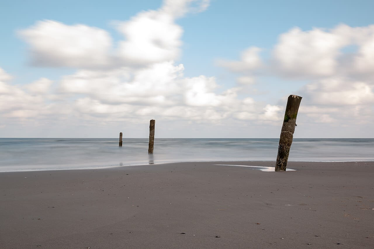 Norderney, Nordsee am Oststrand 4 wallpaper in olive and lavender tones, Full HD, 4:3 format for phone