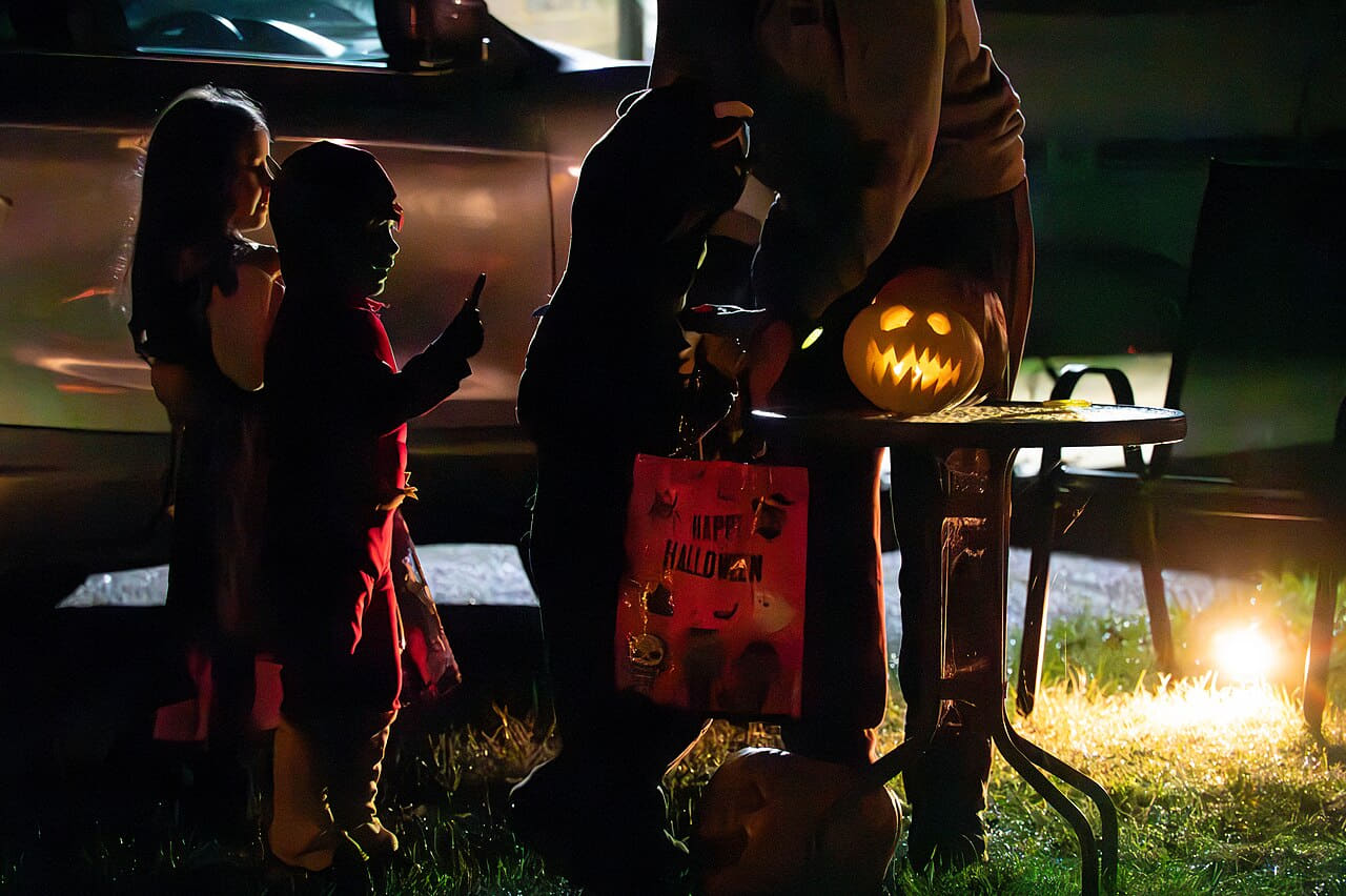 Pathfinders join pumpkin patrol for Halloween 10 wallpaper in near-black and near-black tones, Full HD, 4:3 format for phone