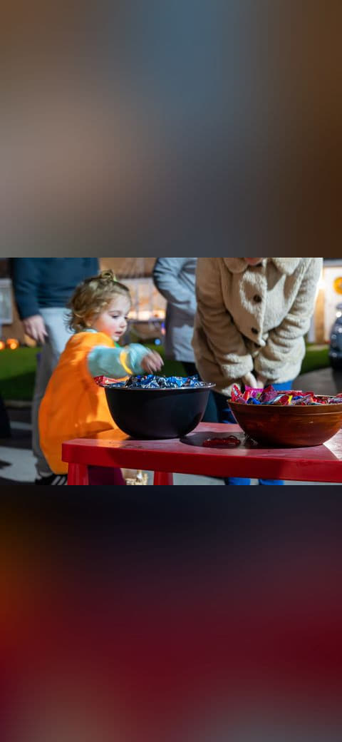 Pathfinders join pumpkin patrol for Halloween 5 wallpaper in near-black and charcoal tones, Full HD, 4:3 format for phone
