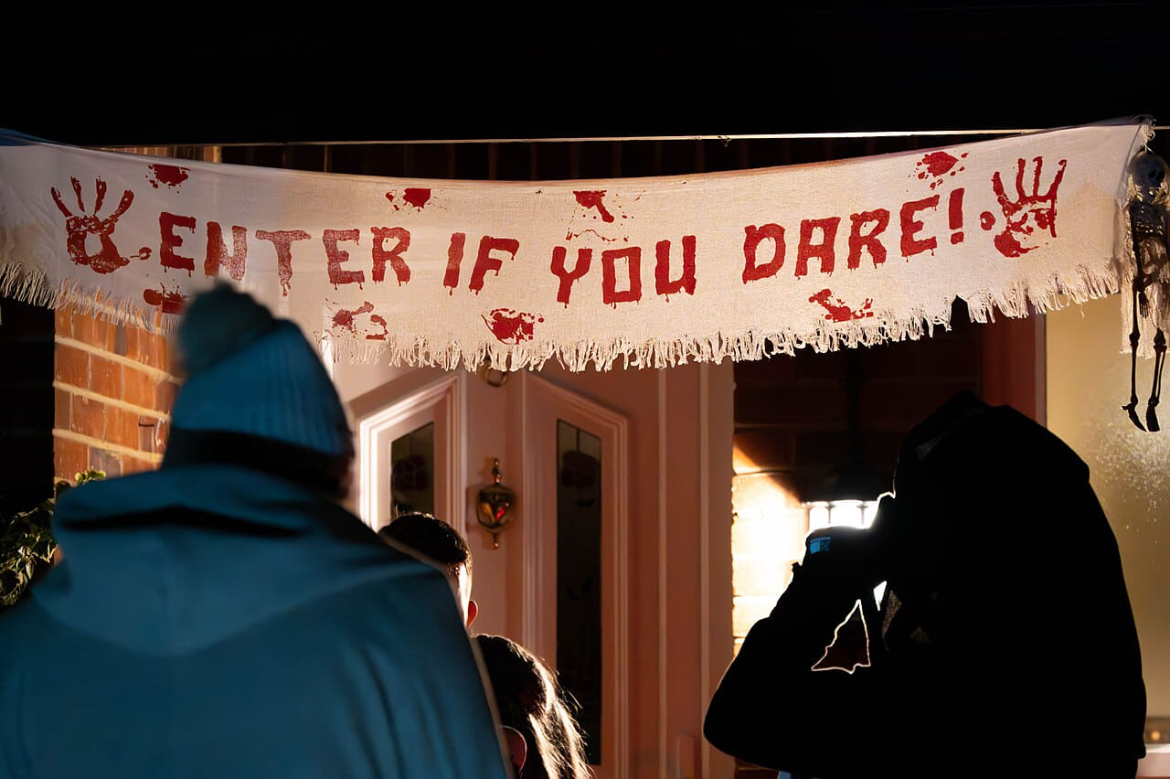 Pathfinders join pumpkin patrol for Halloween 9 wallpaper in near-black and deep green tones, Full HD, 4:3 format for phone
