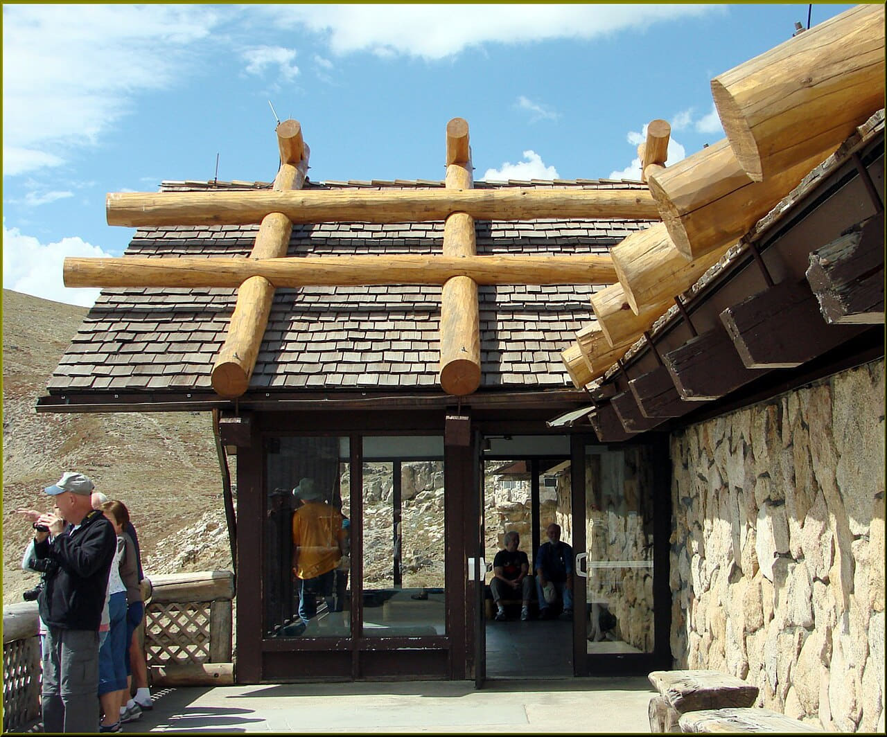 Rocky Mount N.P., Alpine Visitor Center 2 wallpaper in near-black and sky blue tones, Full HD, 4:3 format for desktop
