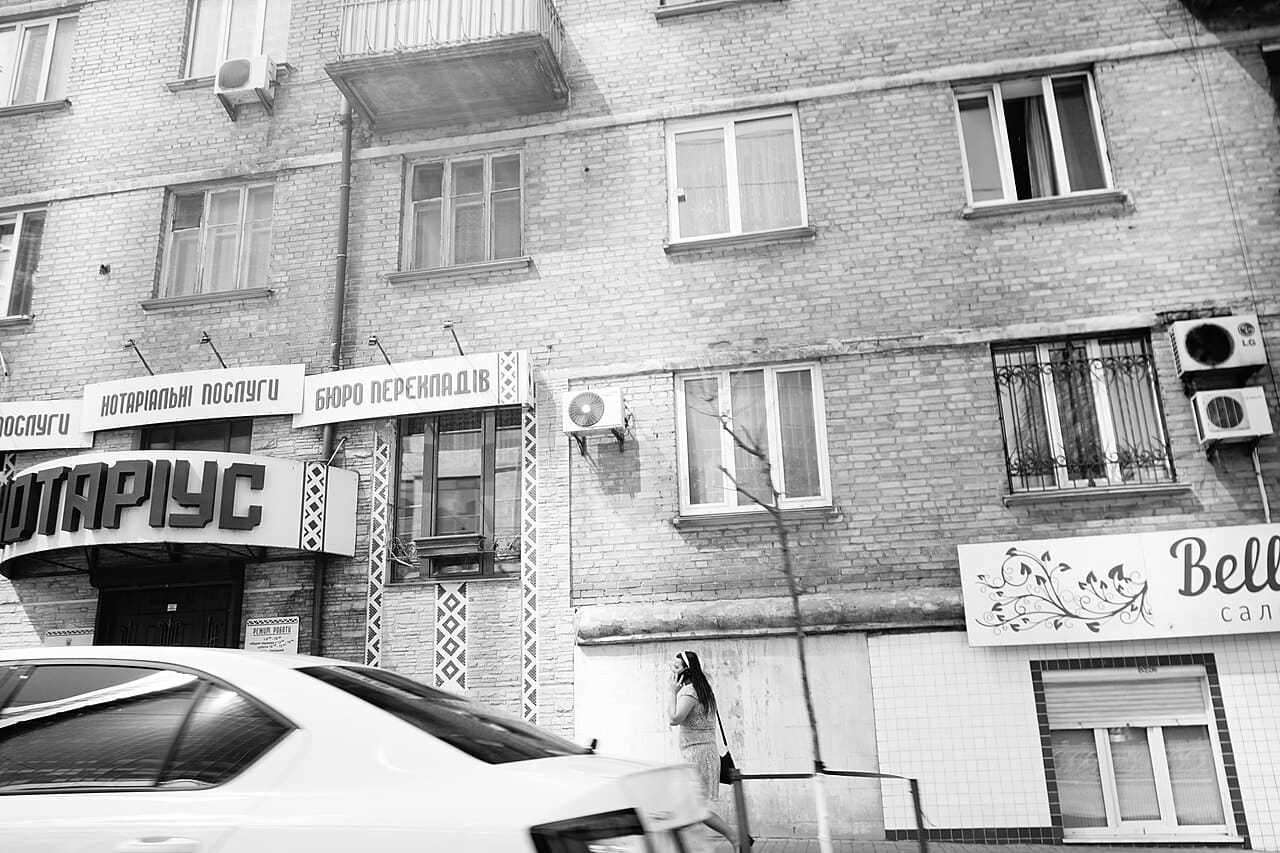 Shiny Black and White, Kiev, Ukraine wallpaper in sand and lavender tones, Full HD, 4:3 format for phone