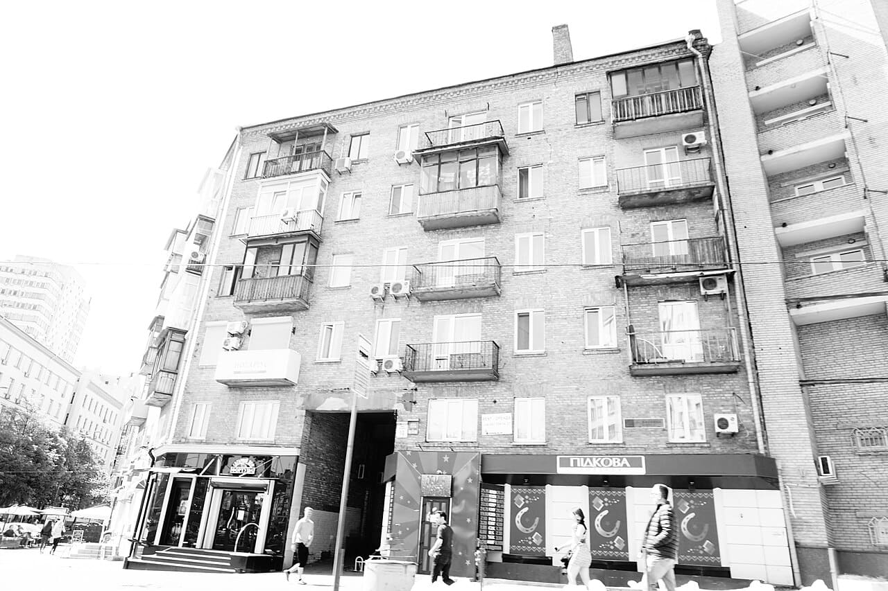 Shiny Black and White, Kiev, Ukraine 9 wallpaper in lavender and cream tones, Full HD, 4:3 format for phone