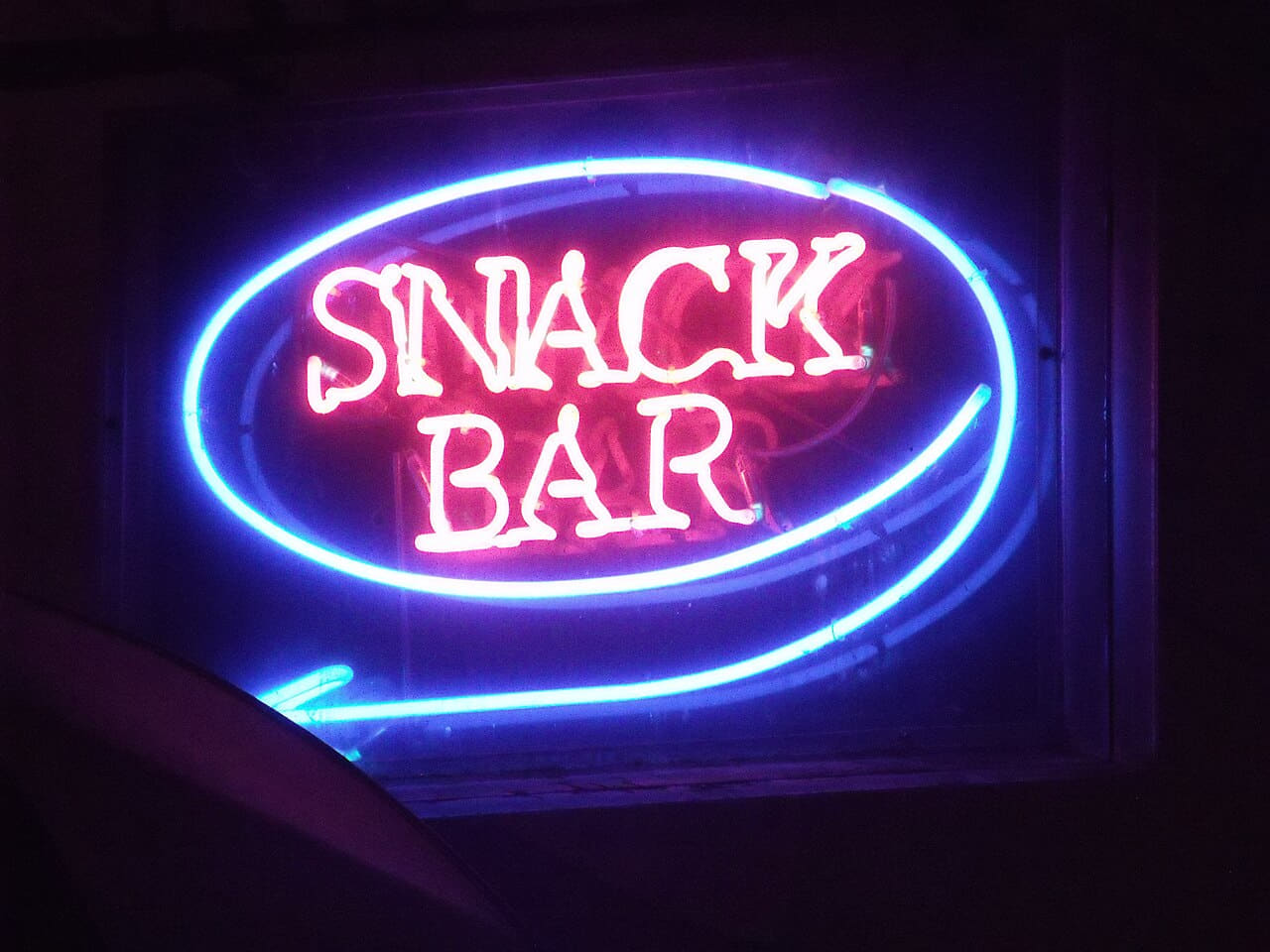 Snack Bar - Aldwych, London - Neon signs wallpaper in near-black and near-black tones, Full HD, 4:3 format for desktop