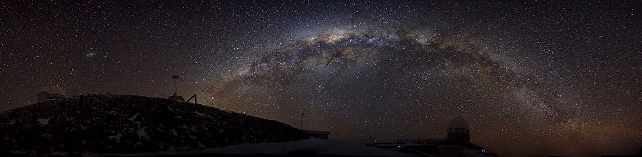Sparkling Ribbon of Stars — The Southern Milky Way… wallpaper in near-black and charcoal tones, Full HD, 21:9 format for phone