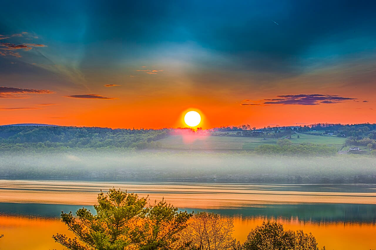 Sunrise at the Seneca lake - New York - US wallpaper in deep green and teal tones, Full HD, 4:3 format for phone