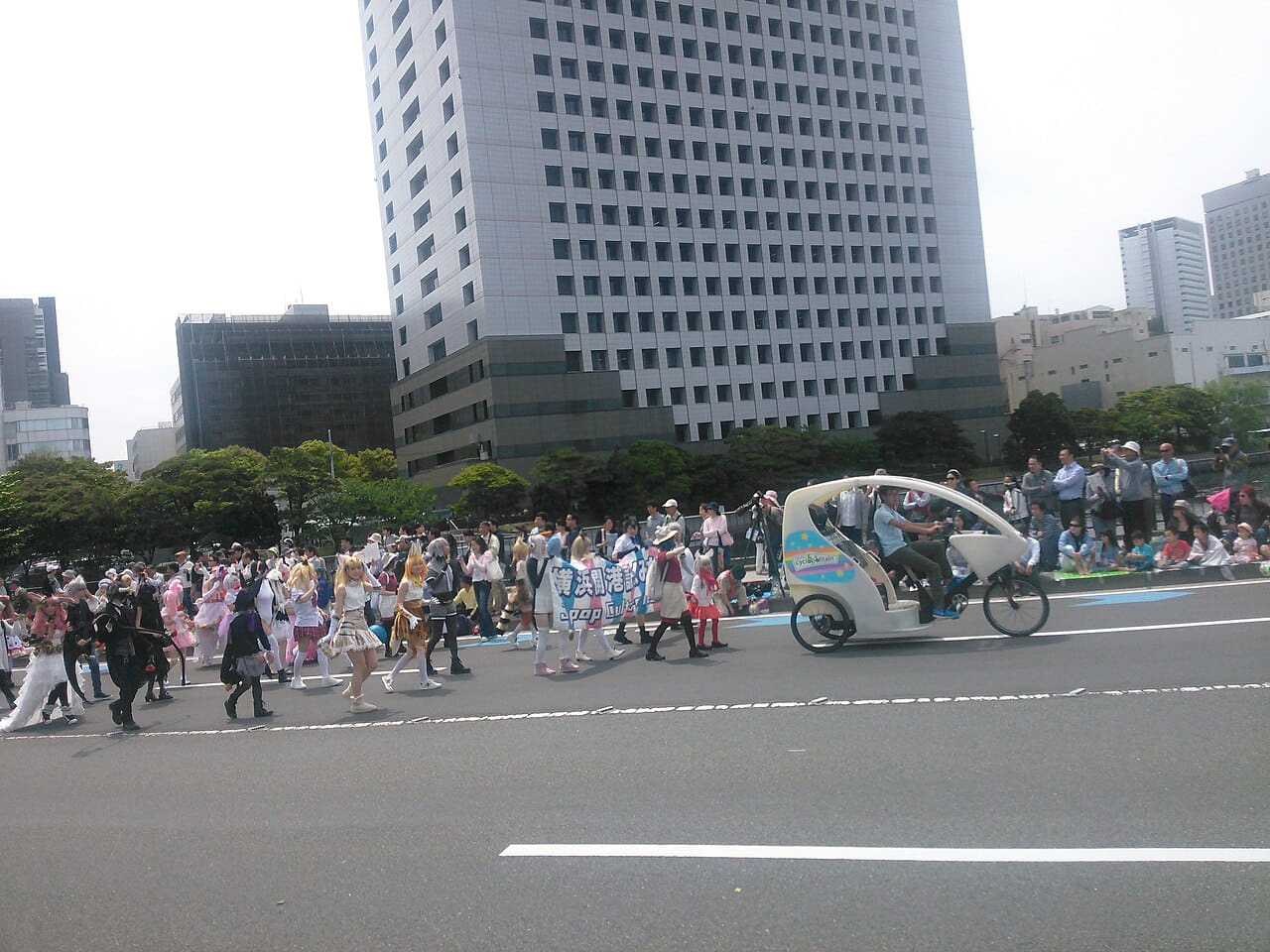 The Yokohama Parade 2017, 11, KAWAII Parade wallpaper in slate and cream tones, Full HD, 4:3 format for phone